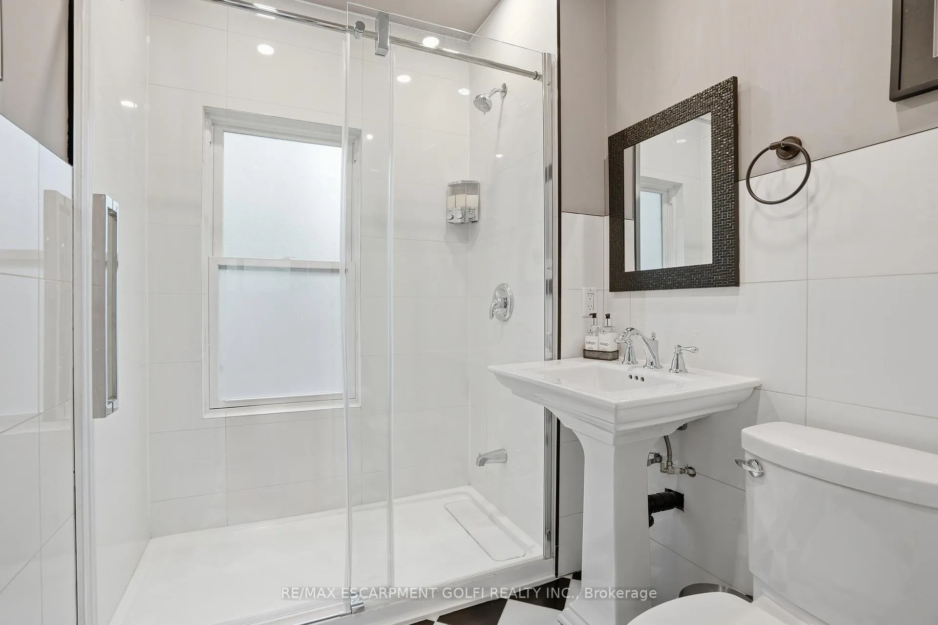 Photo 16 of 4351 Seneca Street, Niagara Falls, Downtown — HOMEH