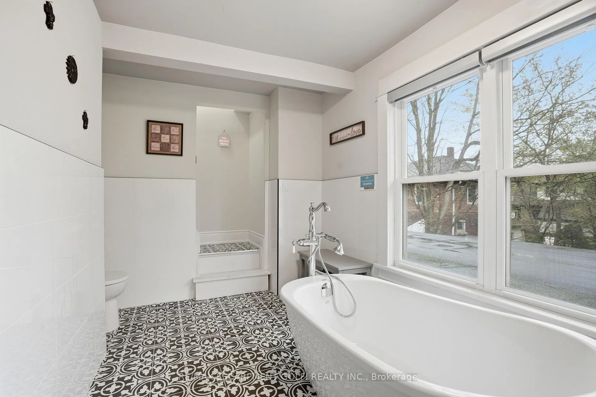 Photo 26 of 4351 Seneca Street, Niagara Falls, Downtown — HOMEH