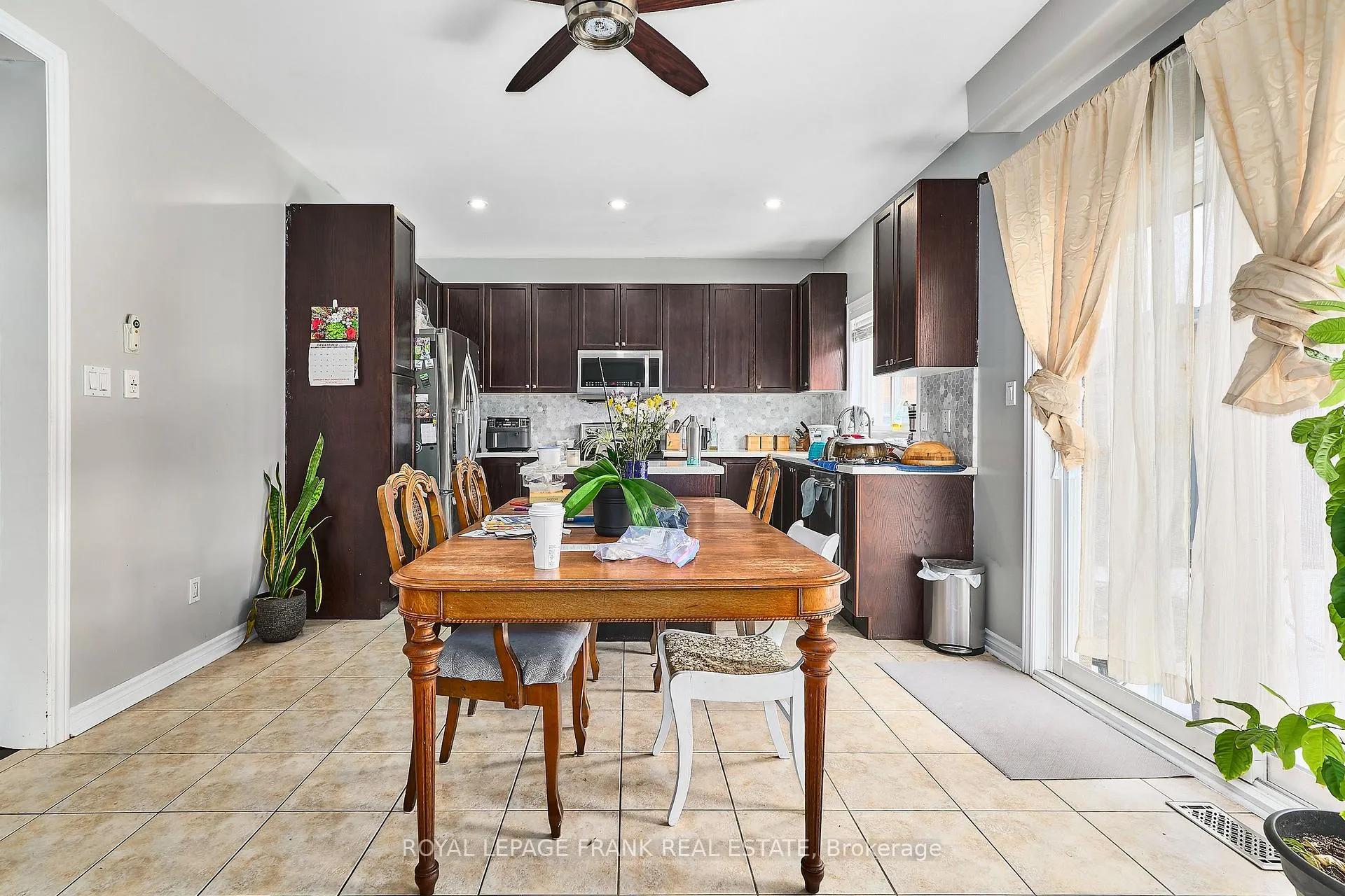 Photo 7 of 98 Glen Eagles Drive, Clarington, Courtice — HOMEH