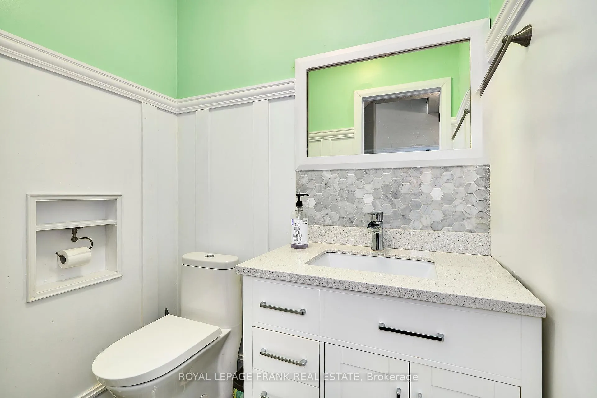 Photo 13 of 98 Glen Eagles Drive, Clarington, Courtice — HOMEH