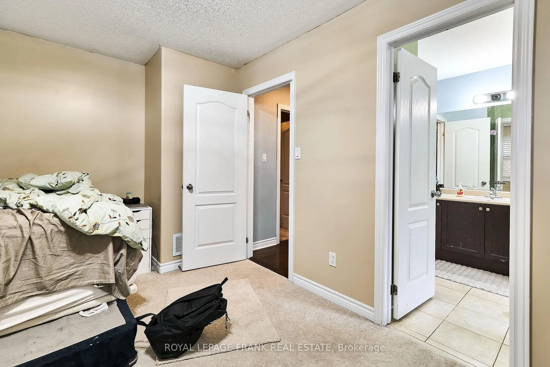Photo 21 of 98 Glen Eagles Drive, Clarington, Courtice — HOMEH