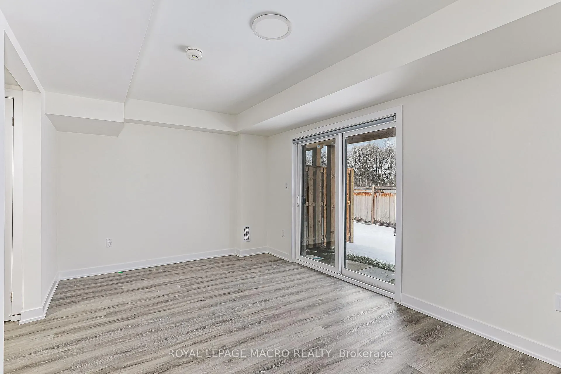 Photo 10 of 34 Winters Crescent, Collingwood — HOMEH