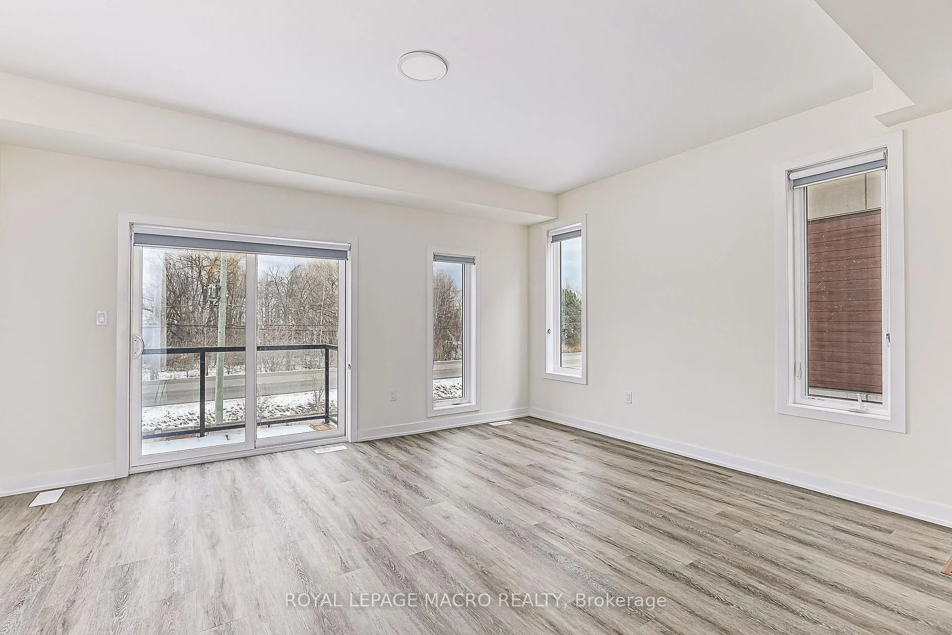 Photo 12 of 34 Winters Crescent, Collingwood — HOMEH