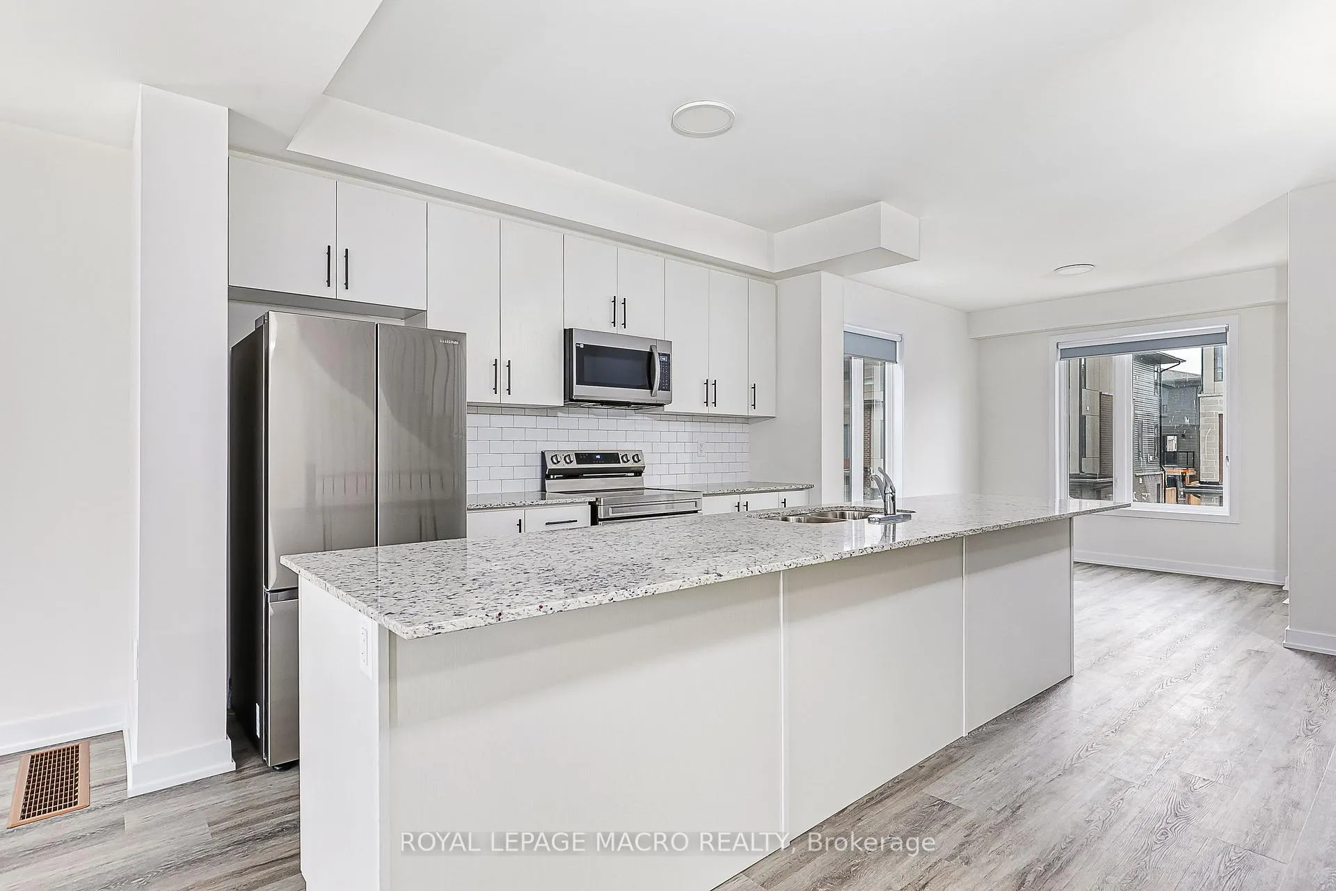 Photo 15 of 34 Winters Crescent, Collingwood — HOMEH