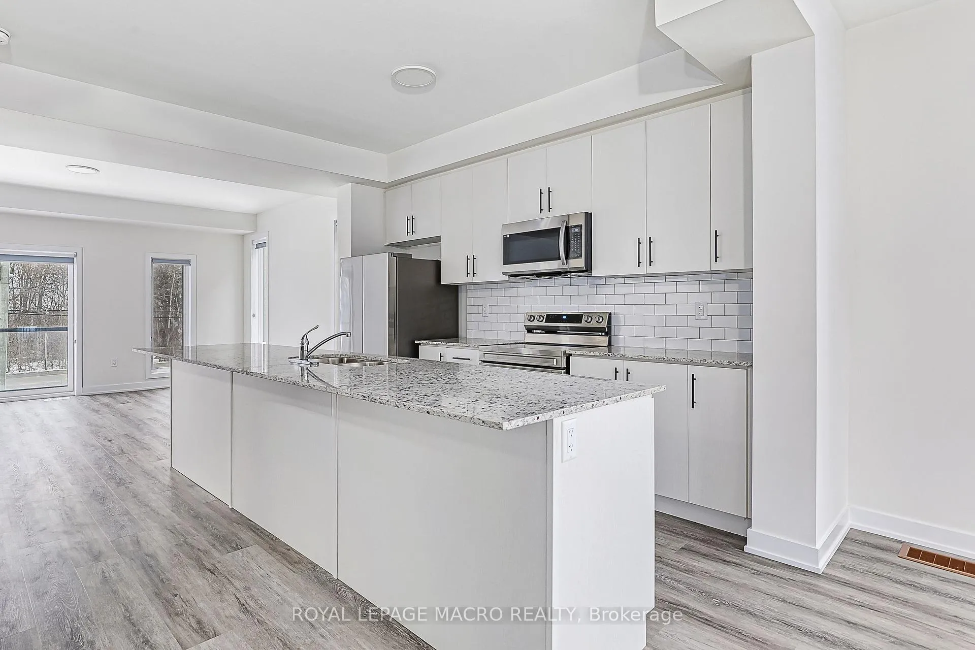 Photo 17 of 34 Winters Crescent, Collingwood — HOMEH