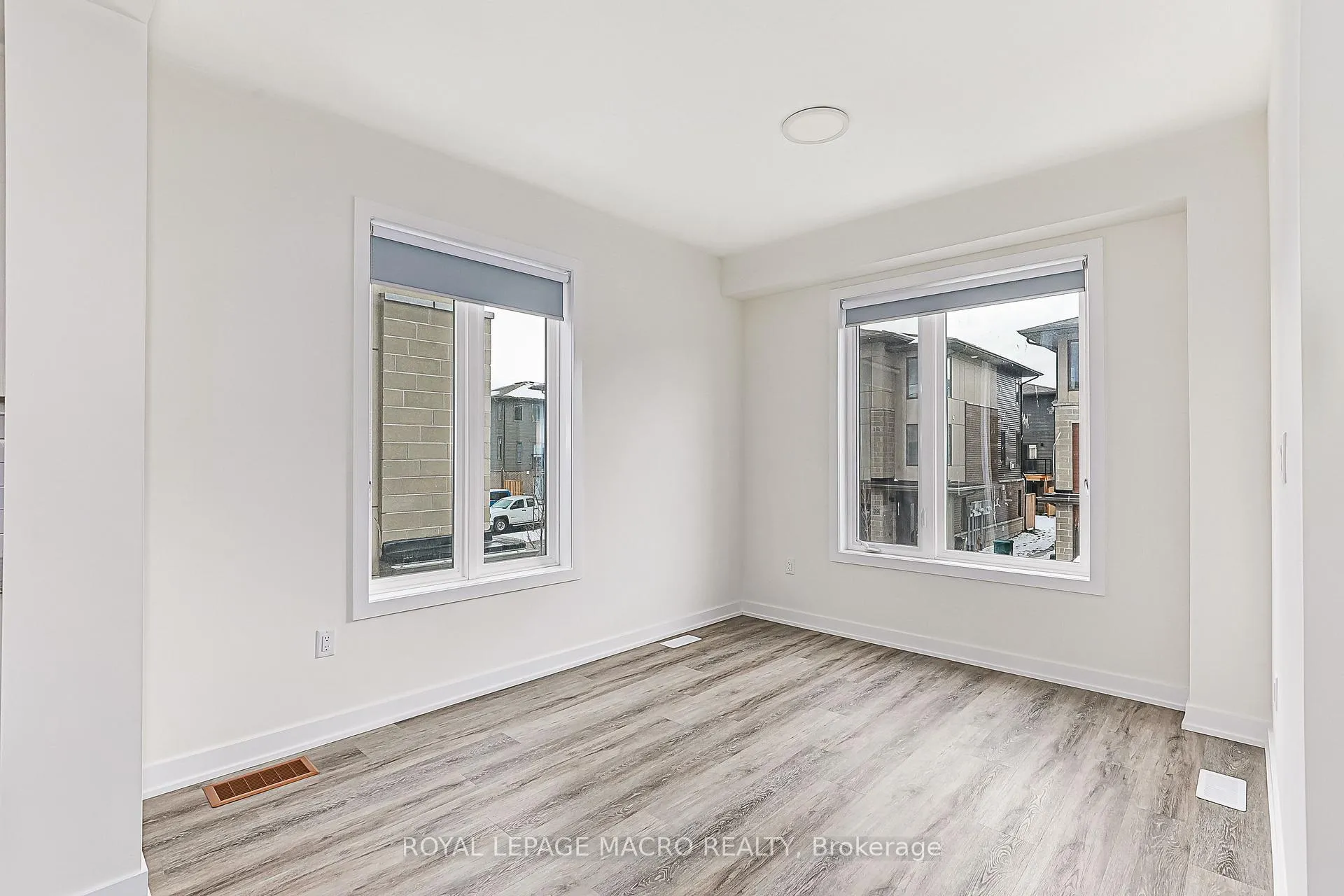 Photo 20 of 34 Winters Crescent, Collingwood — HOMEH