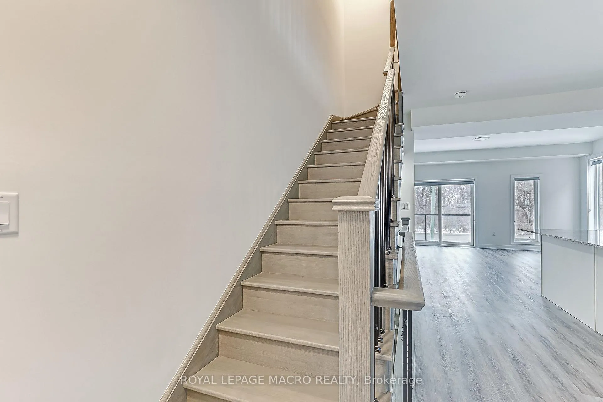 Photo 23 of 34 Winters Crescent, Collingwood — HOMEH