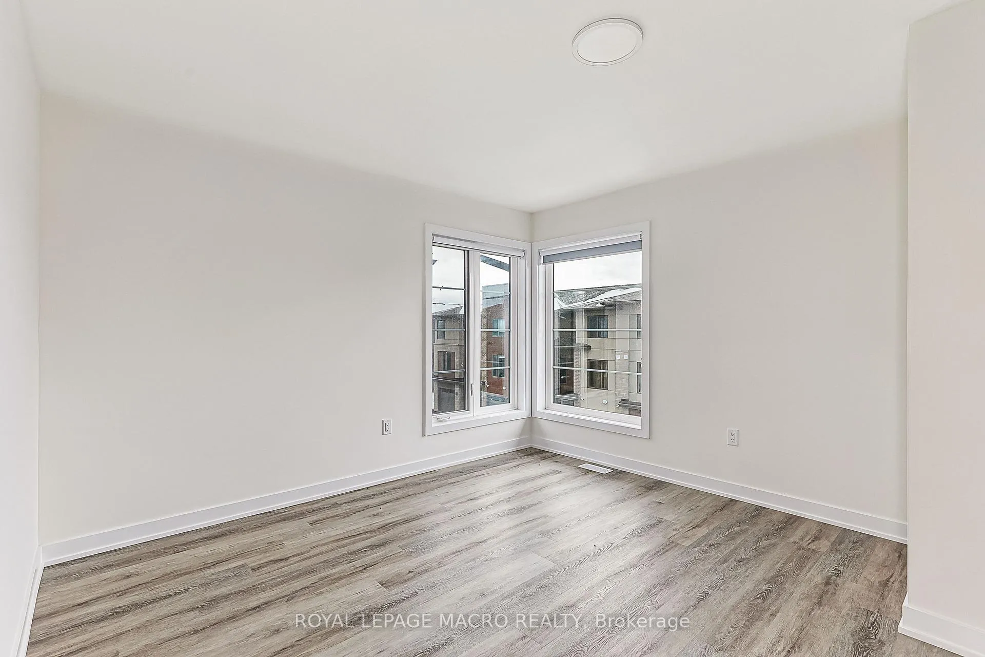 Photo 26 of 34 Winters Crescent, Collingwood — HOMEH