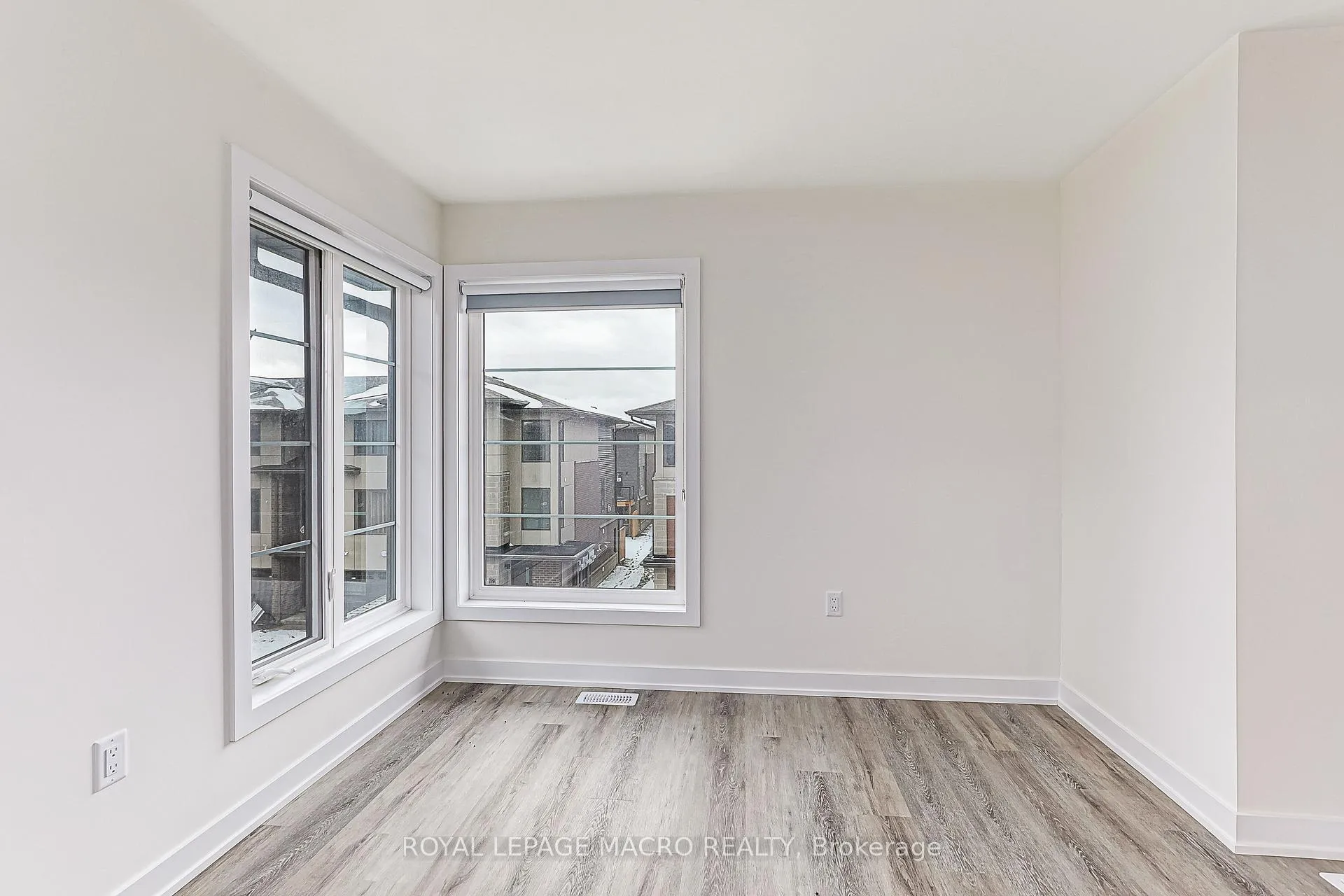 Photo 27 of 34 Winters Crescent, Collingwood — HOMEH