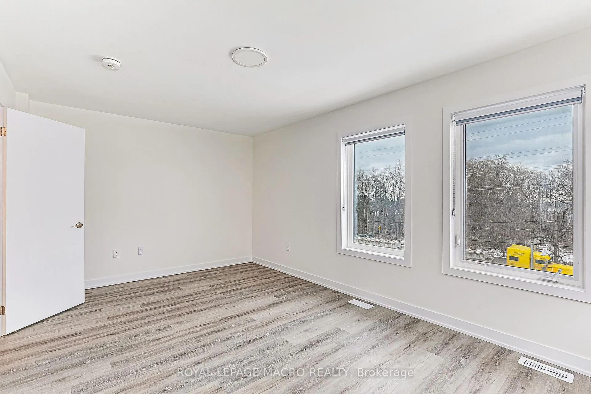 Photo 32 of 34 Winters Crescent, Collingwood — HOMEH