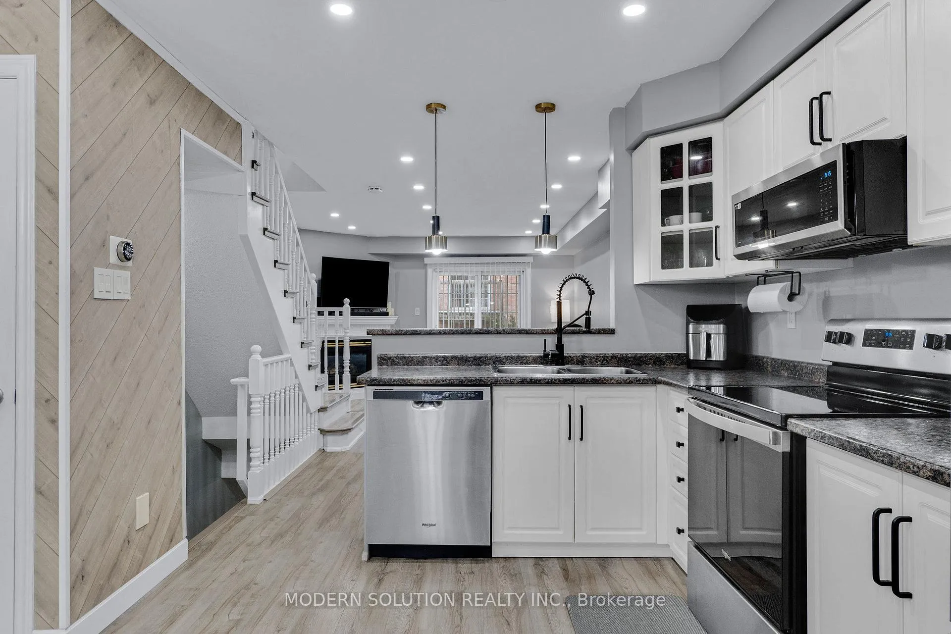 Photo 6 of Unit 29, 3480 Upper Middle Road, Burlington, Palmer — HOMEH