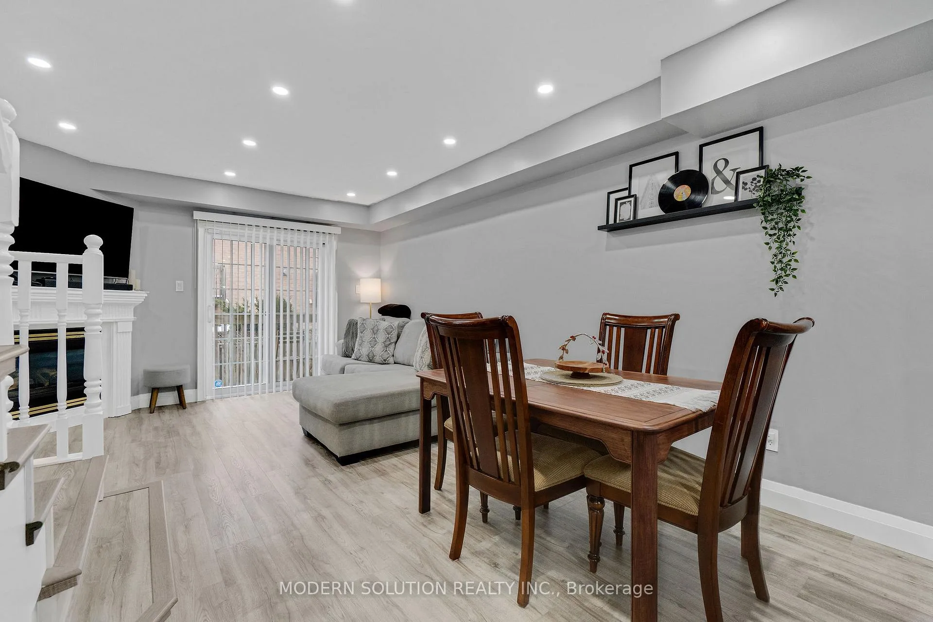 Photo 8 of Unit 29, 3480 Upper Middle Road, Burlington, Palmer — HOMEH