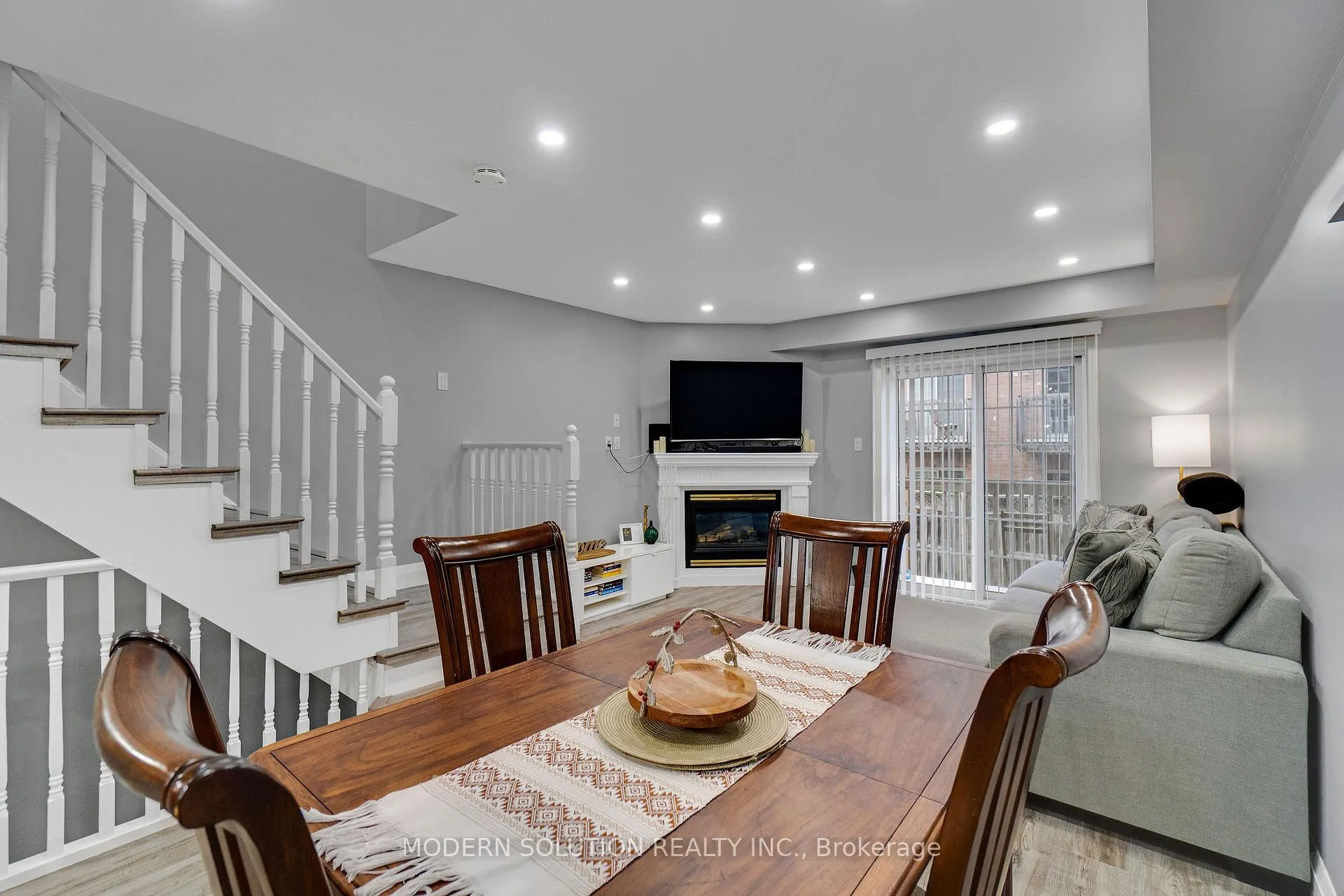 Photo 10 of Unit 29, 3480 Upper Middle Road, Burlington, Palmer — HOMEH