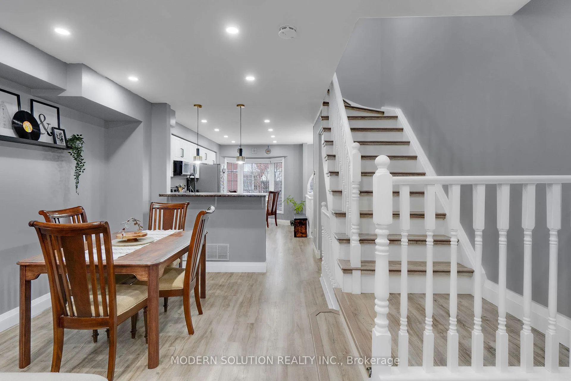 Photo 13 of Unit 29, 3480 Upper Middle Road, Burlington, Palmer — HOMEH