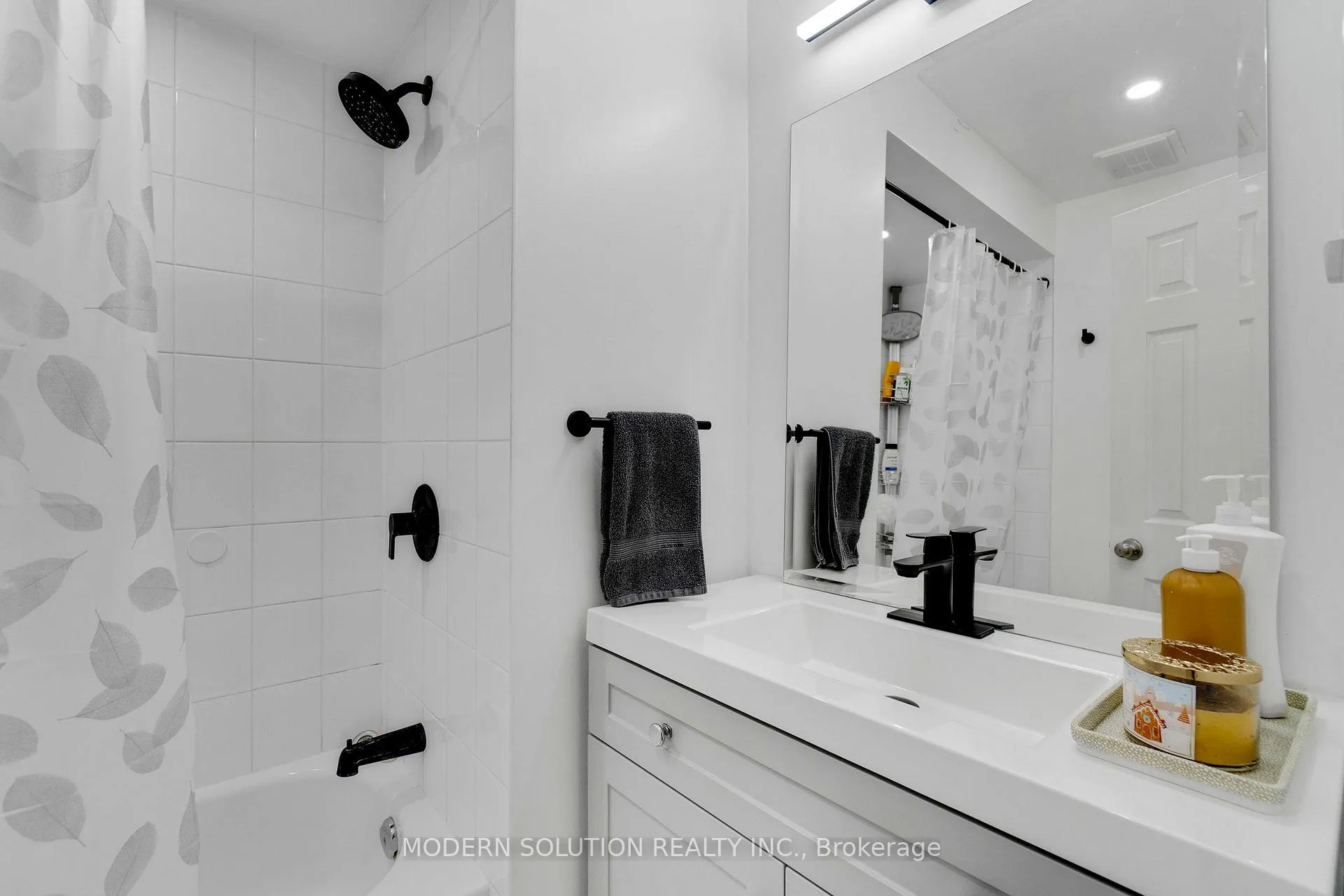 Photo 22 of Unit 29, 3480 Upper Middle Road, Burlington, Palmer — HOMEH