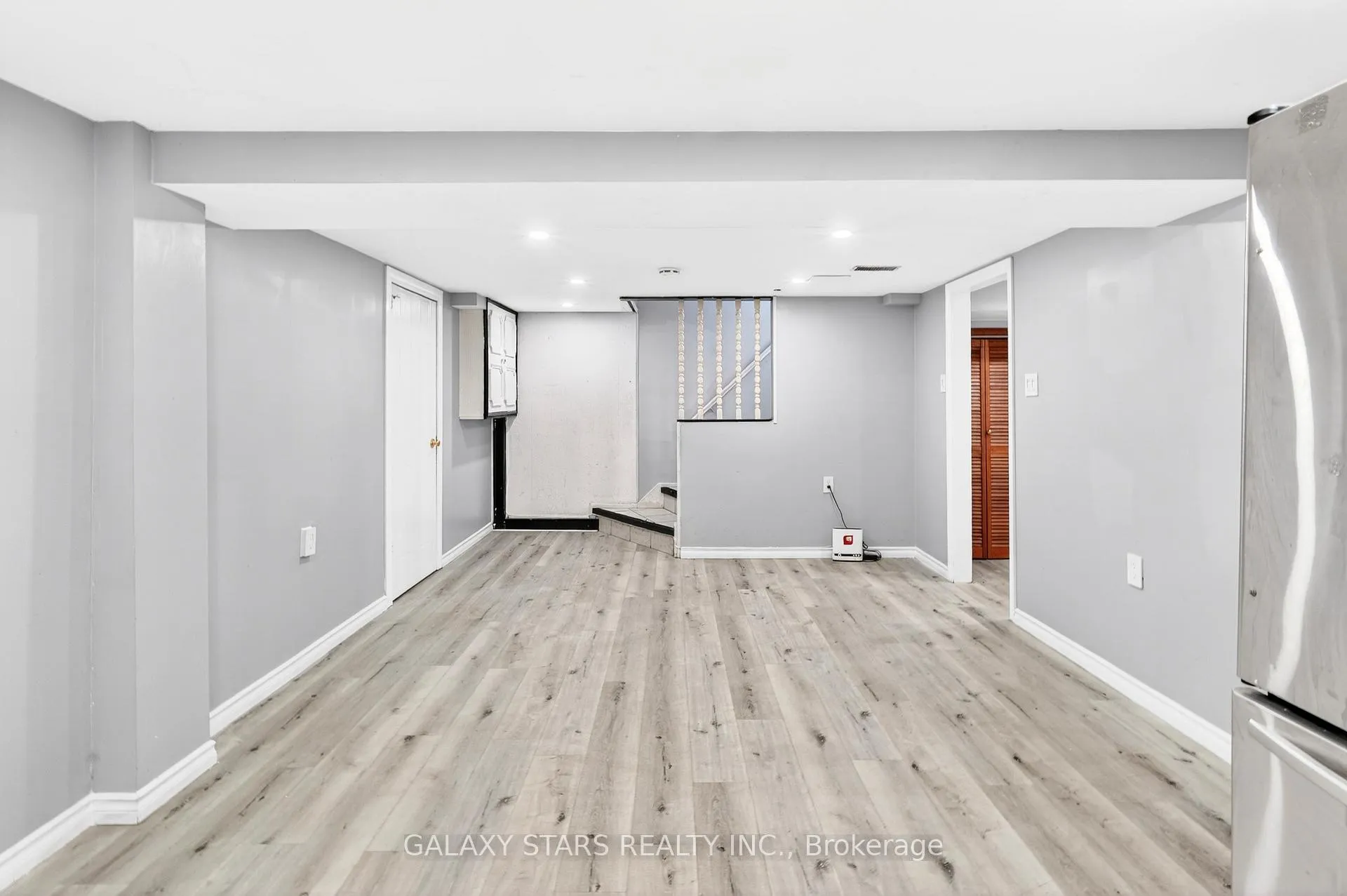 Photo 8 of 861 Florell Drive, Oshawa, Donevan — HOMEH