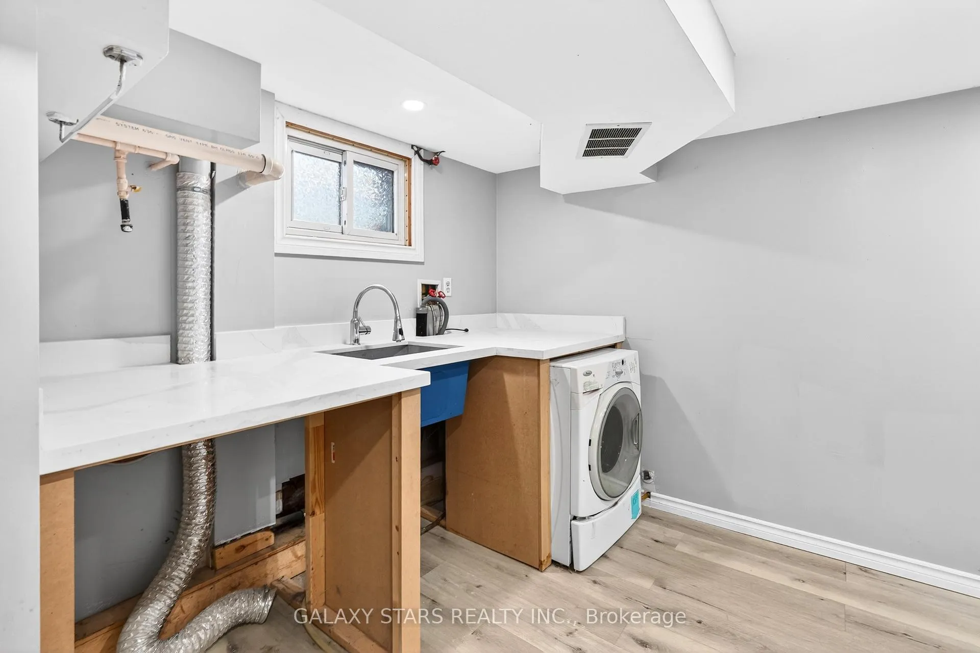 Photo 9 of 861 Florell Drive, Oshawa, Donevan — HOMEH