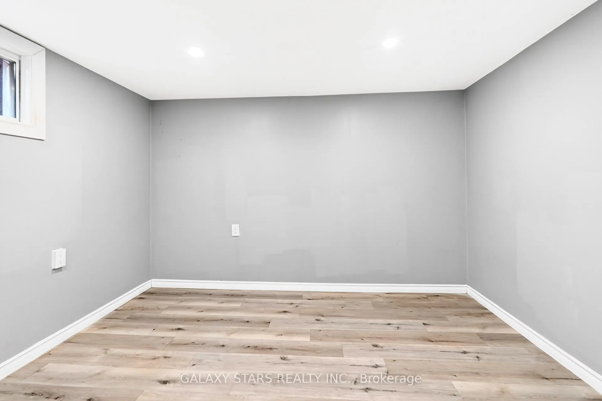 Photo 18 of 861 Florell Drive, Oshawa, Donevan — HOMEH