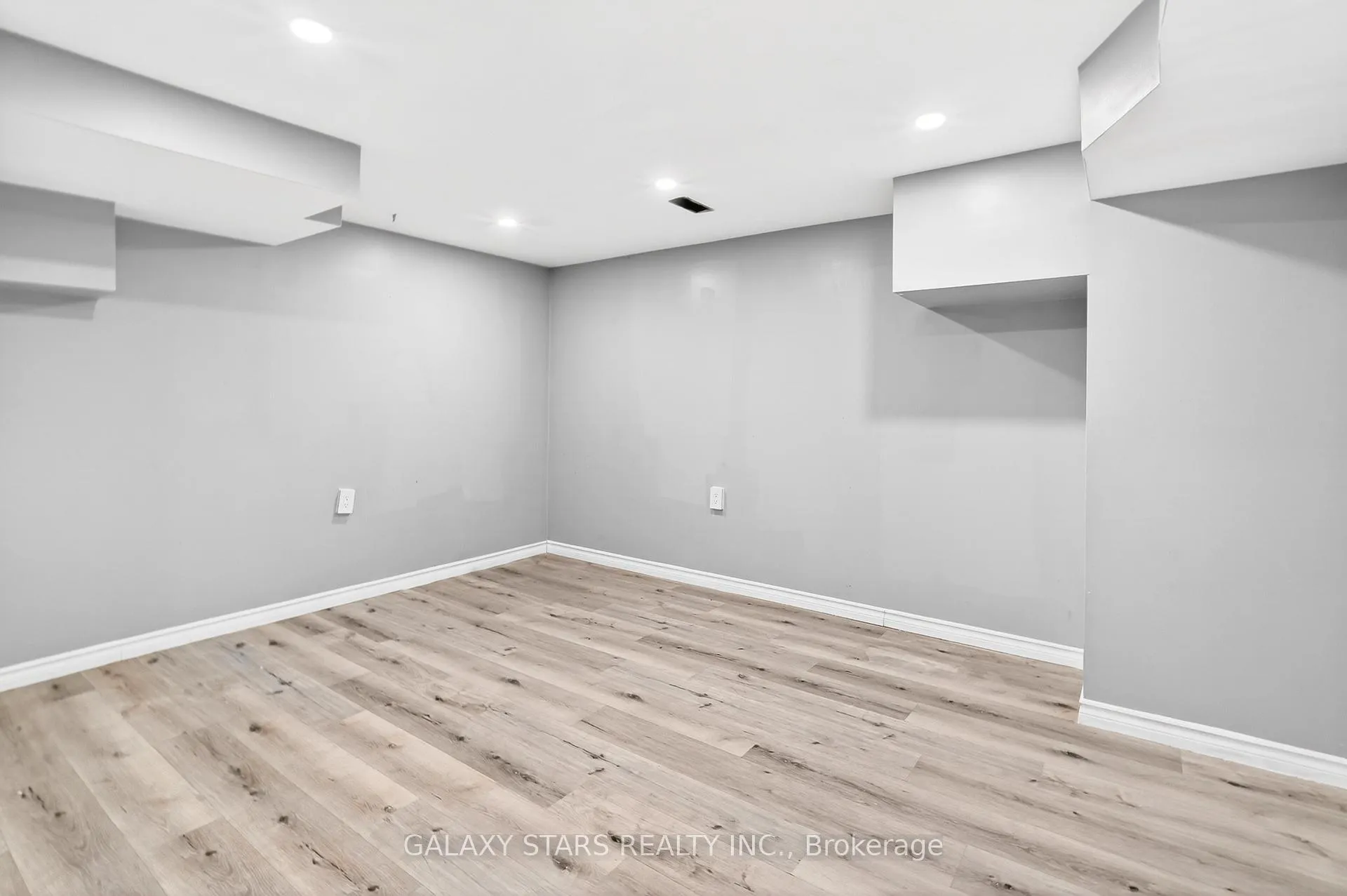 Photo 20 of 861 Florell Drive, Oshawa, Donevan — HOMEH