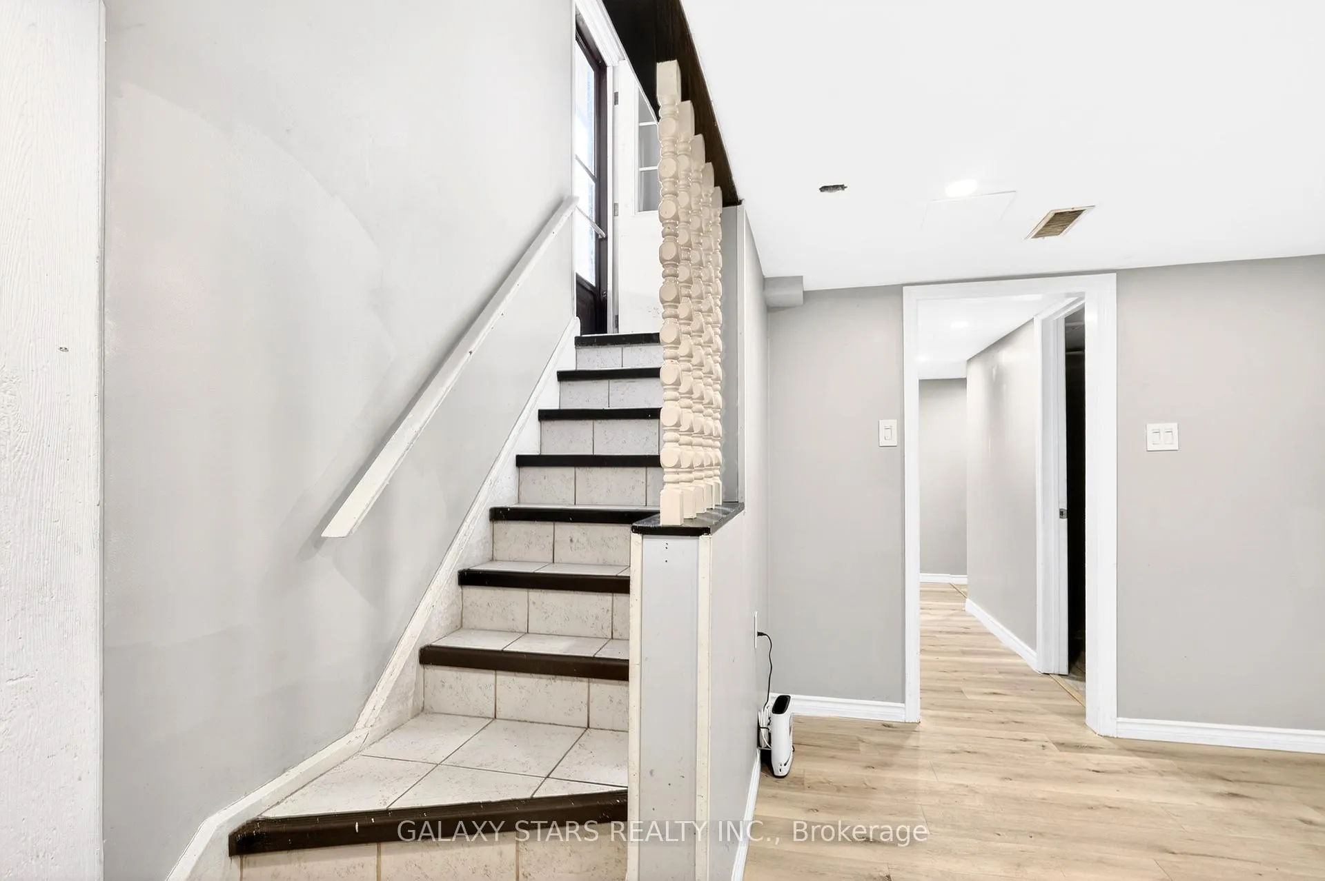 Photo 25 of 861 Florell Drive, Oshawa, Donevan — HOMEH