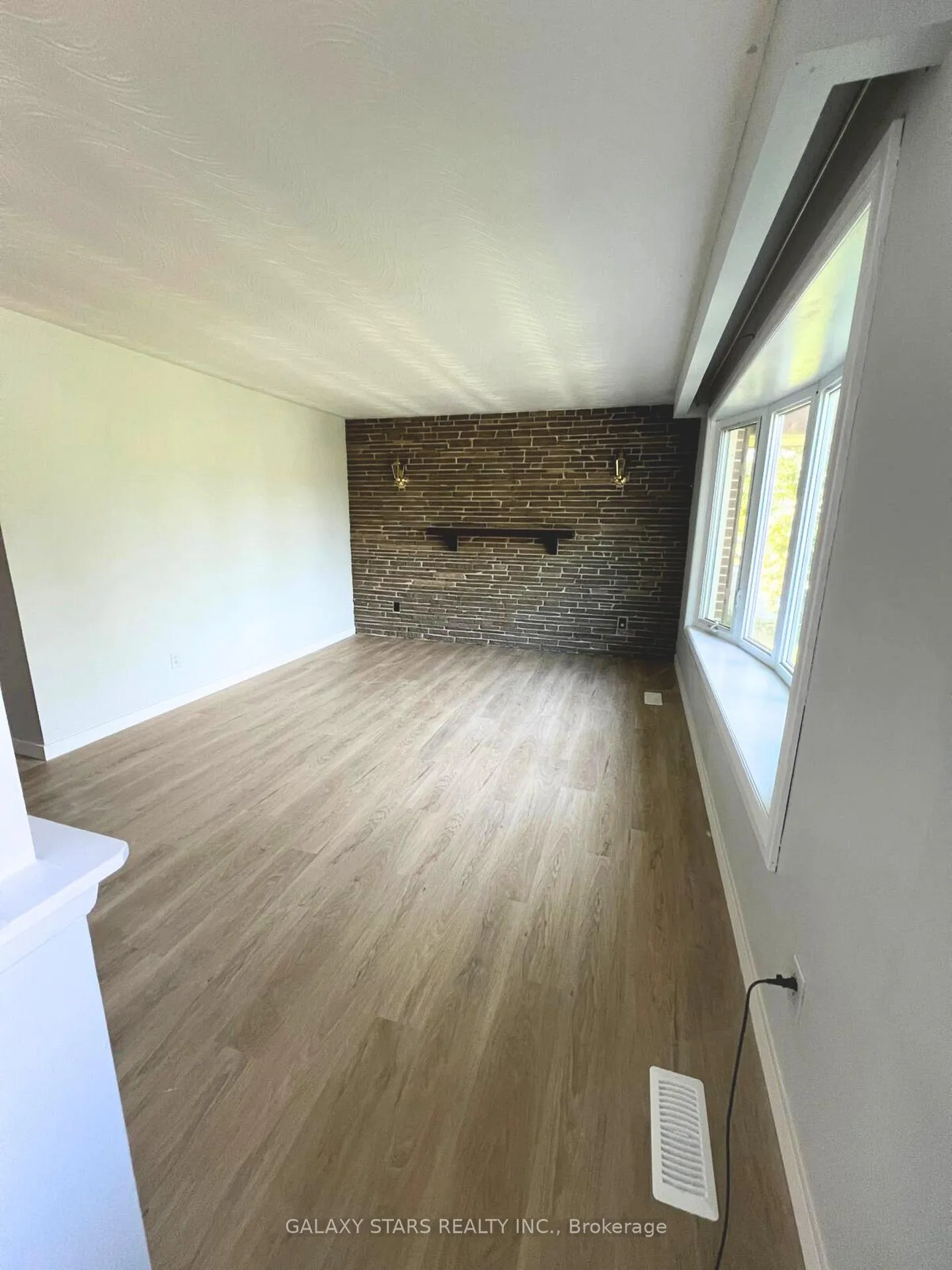 Photo 38 of 861 Florell Drive, Oshawa, Donevan — HOMEH