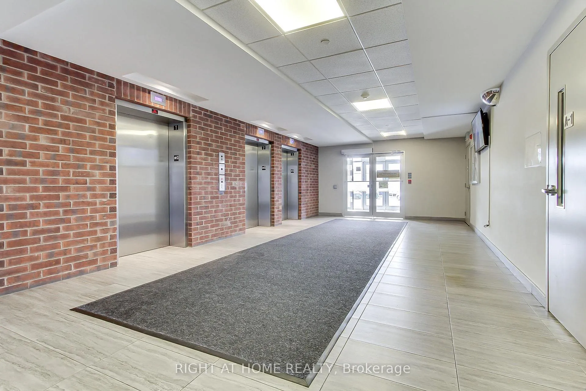 Photo 3 of Unit 422, 39 New Delhi Drive E, Markham, Cedarwood — HOMEH