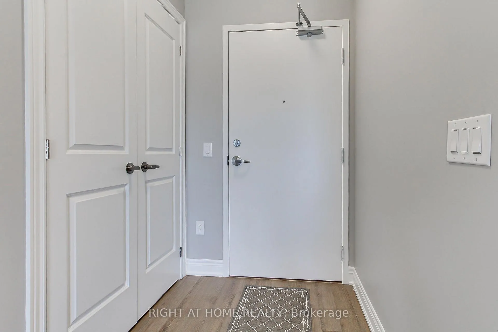 Photo 5 of Unit 422, 39 New Delhi Drive E, Markham, Cedarwood — HOMEH