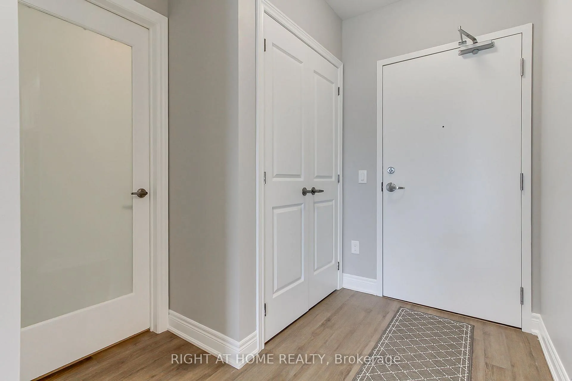 Photo 6 of Unit 422, 39 New Delhi Drive E, Markham, Cedarwood — HOMEH