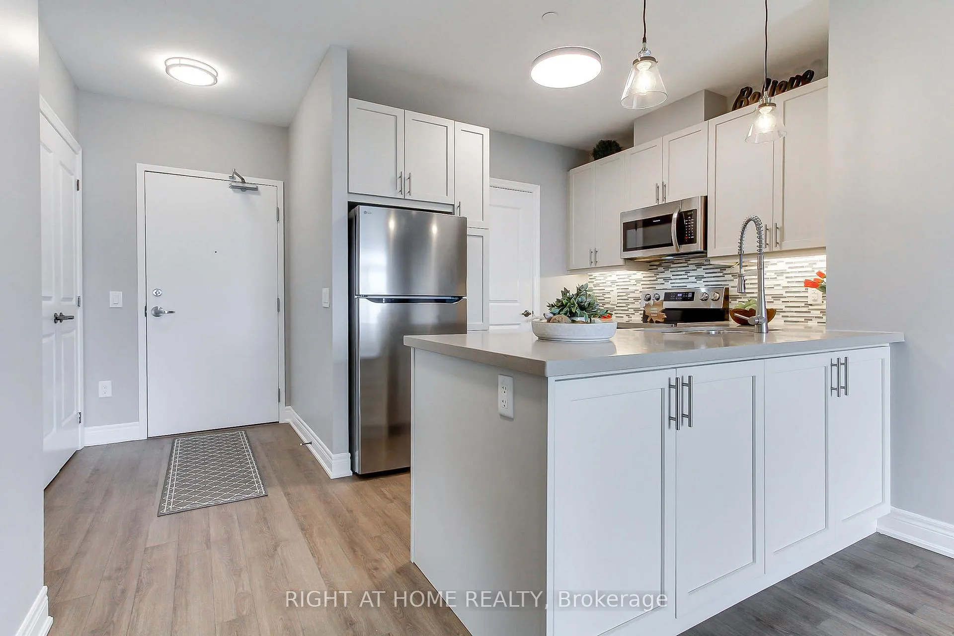 Photo 7 of Unit 422, 39 New Delhi Drive E, Markham, Cedarwood — HOMEH