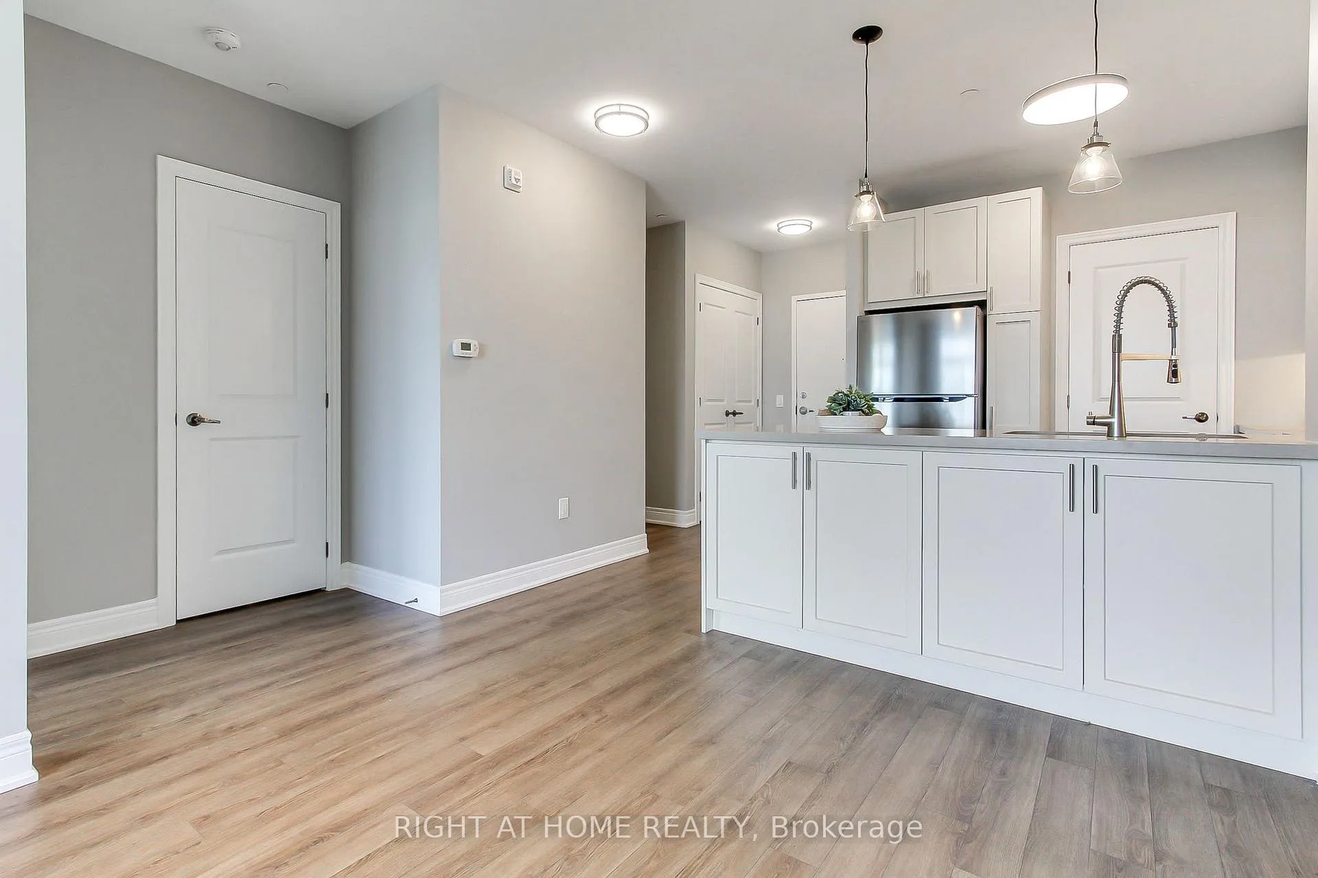 Photo 12 of Unit 422, 39 New Delhi Drive E, Markham, Cedarwood — HOMEH