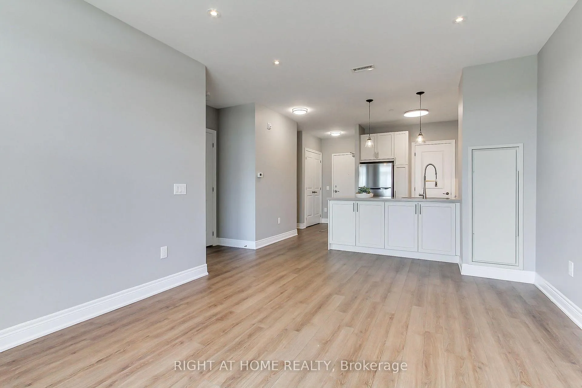 Photo 15 of Unit 422, 39 New Delhi Drive E, Markham, Cedarwood — HOMEH
