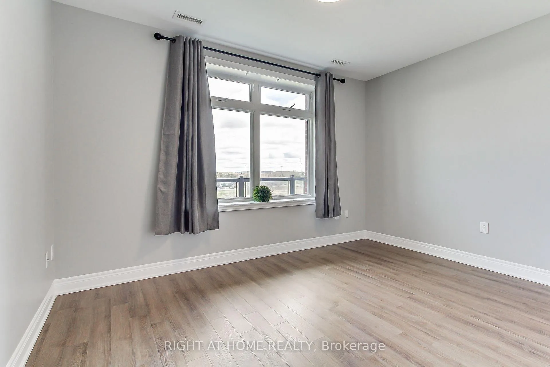 Photo 17 of Unit 422, 39 New Delhi Drive E, Markham, Cedarwood — HOMEH