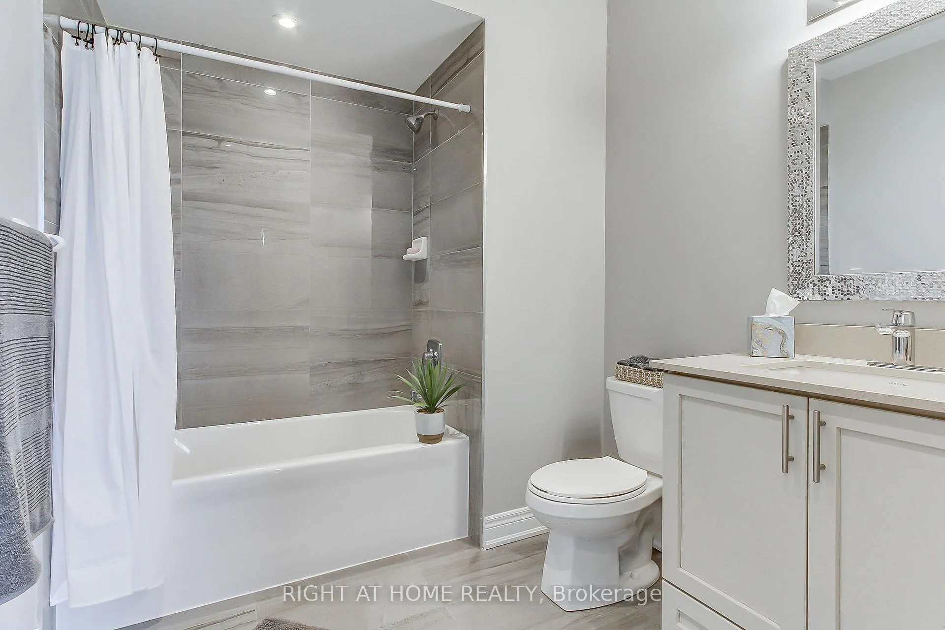 Photo 21 of Unit 422, 39 New Delhi Drive E, Markham, Cedarwood — HOMEH