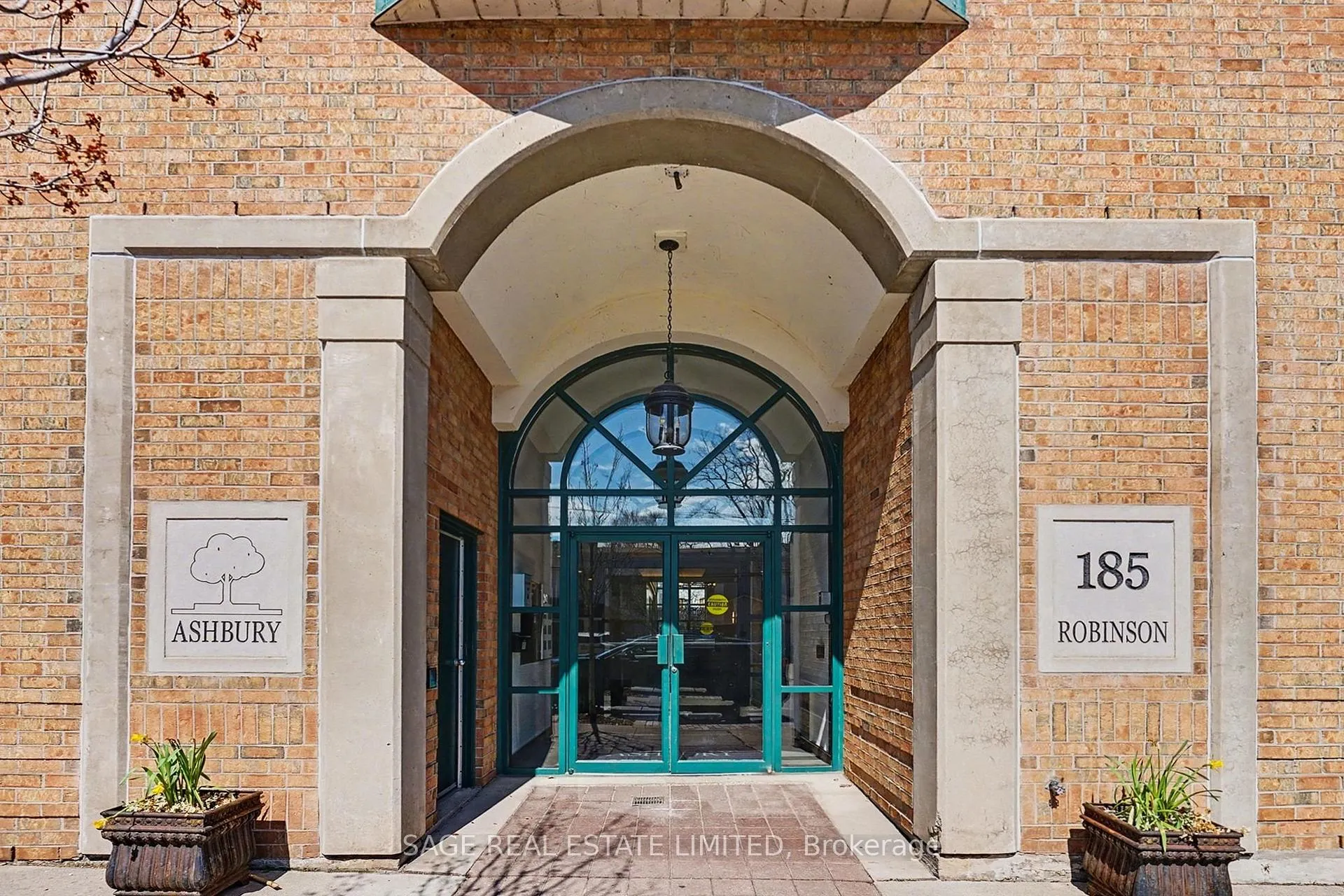 Photo 2 of Unit 309, 185 Robinson Street, Oakville, Old Oakville — HOMEH