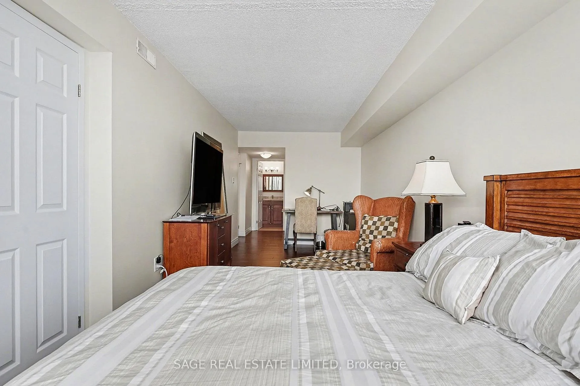 Photo 10 of Unit 309, 185 Robinson Street, Oakville, Old Oakville — HOMEH