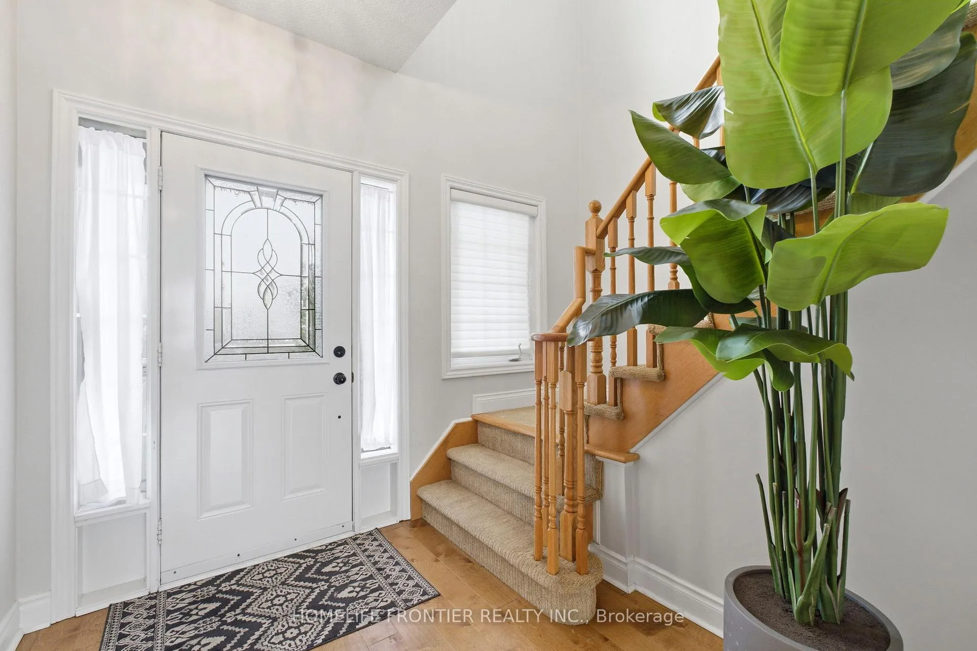 Photo 3 of 25 Shetland Drive, Georgina, Keswick South — HOMEH