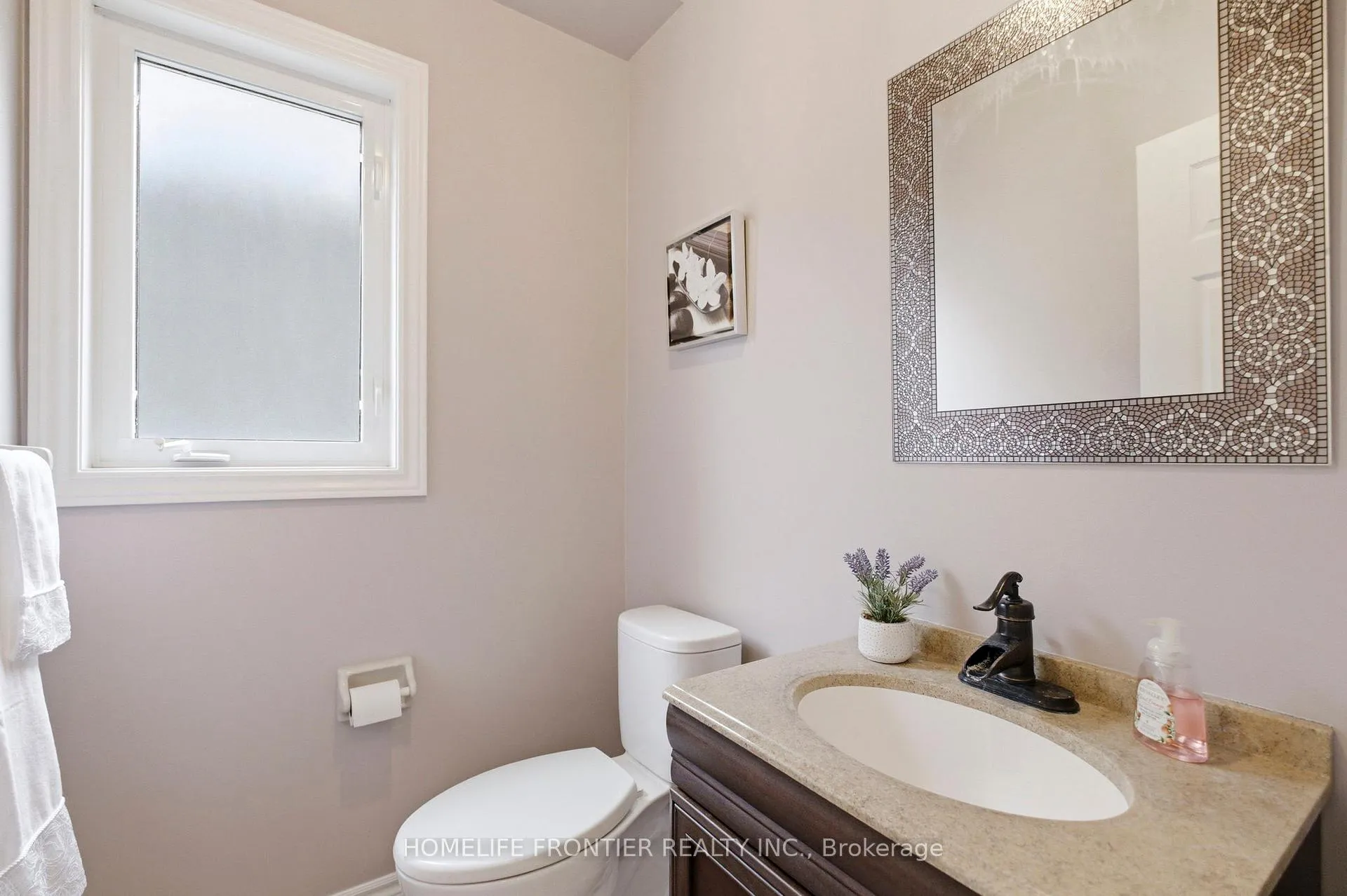 Photo 5 of 25 Shetland Drive, Georgina, Keswick South — HOMEH