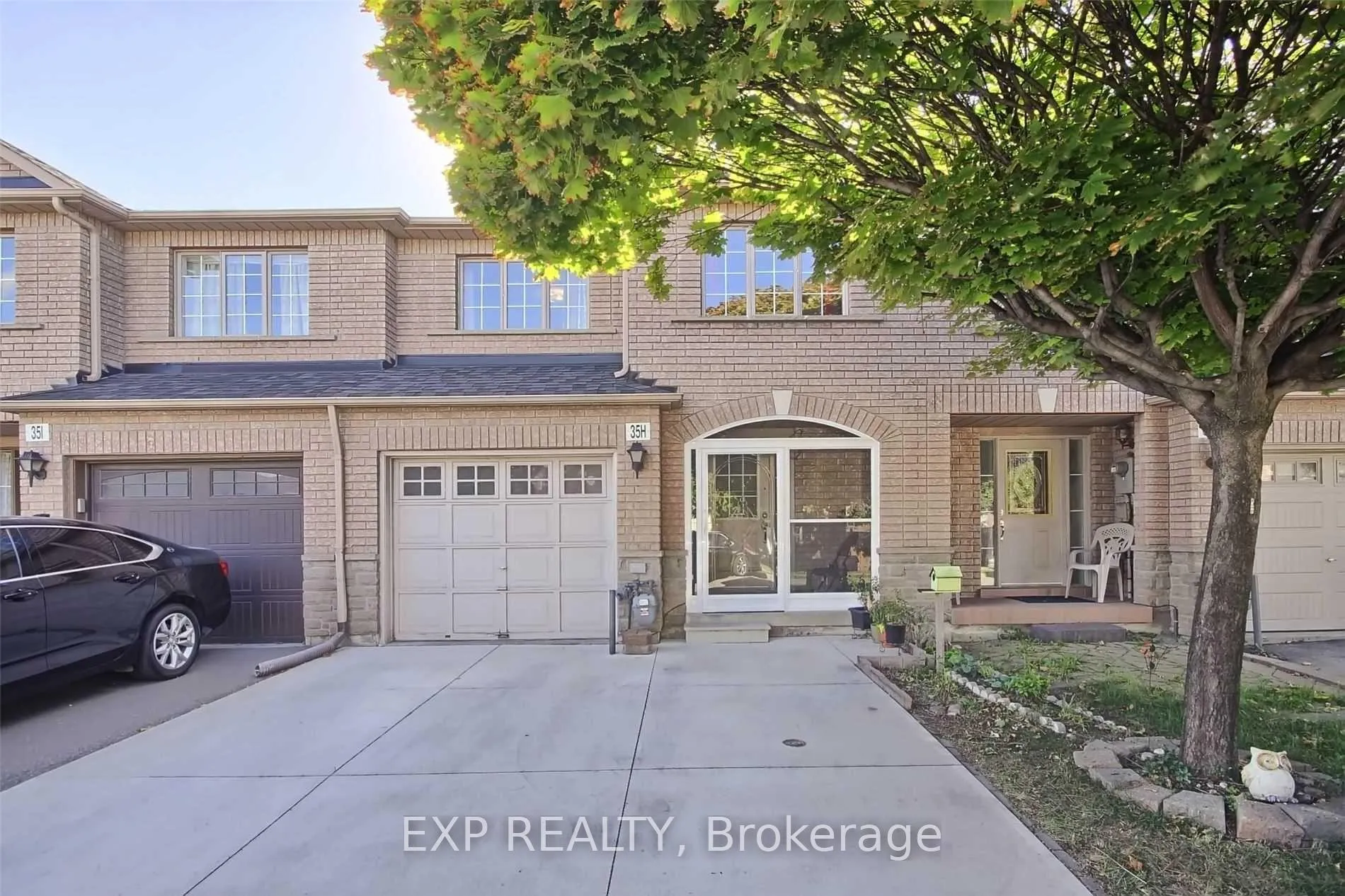 Photo 2 of Unit # UPPER, 35H View Green Crescent, Etobicoke, West Humber-Clairville — HOMEH