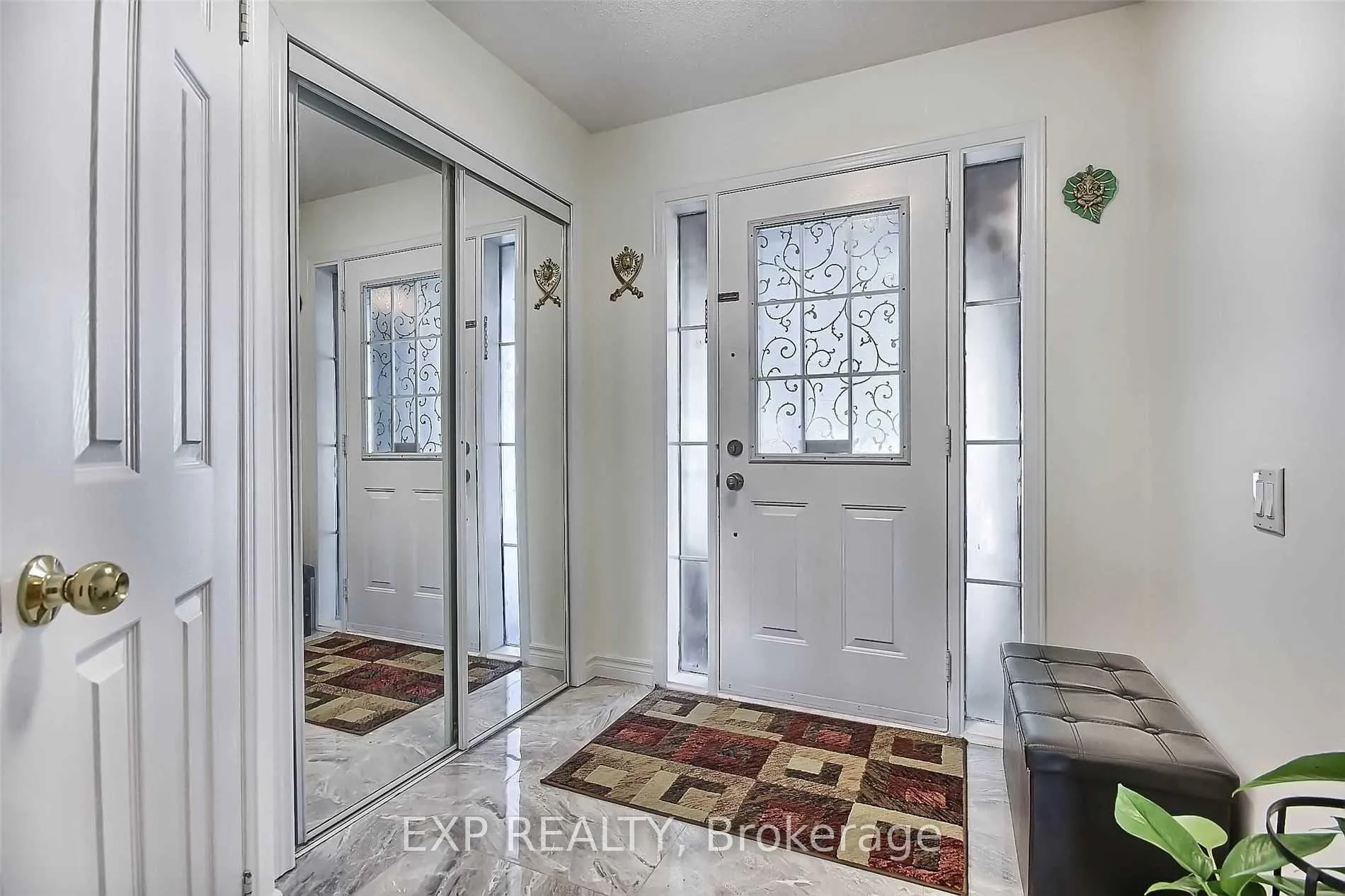 Photo 4 of Unit # UPPER, 35H View Green Crescent, Etobicoke, West Humber-Clairville — HOMEH