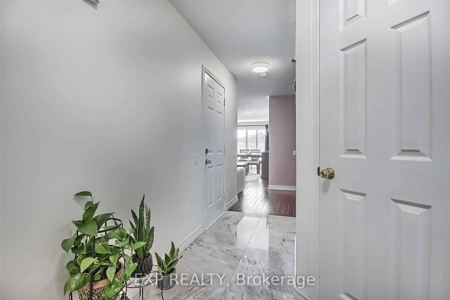 Photo 6 of Unit # UPPER, 35H View Green Crescent, Etobicoke, West Humber-Clairville — HOMEH