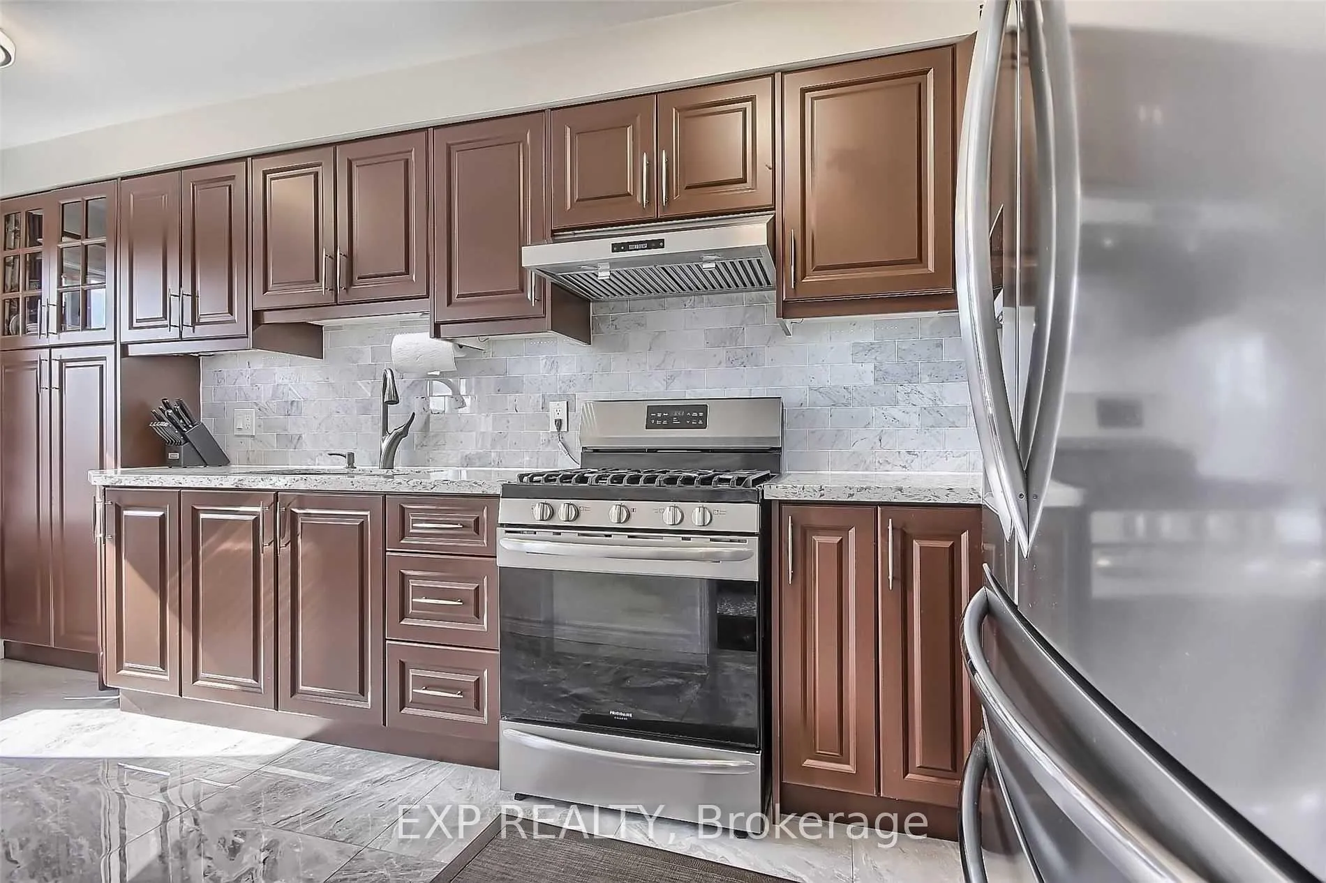 Photo 10 of Unit # UPPER, 35H View Green Crescent, Etobicoke, West Humber-Clairville — HOMEH