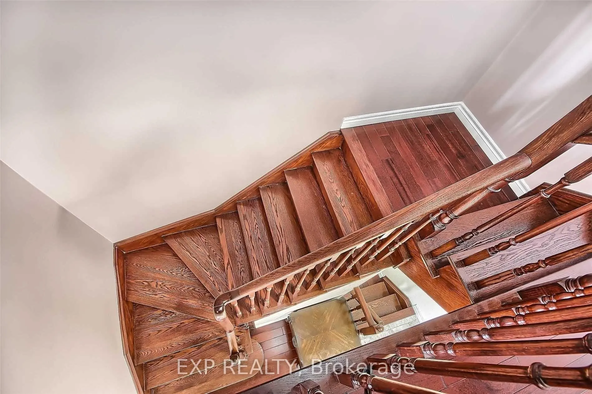 Photo 19 of Unit # UPPER, 35H View Green Crescent, Etobicoke, West Humber-Clairville — HOMEH