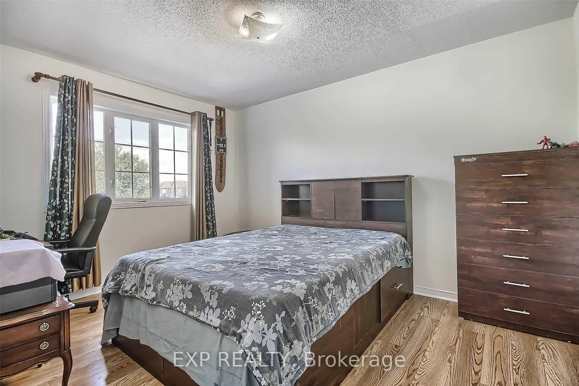 Photo 26 of Unit # UPPER, 35H View Green Crescent, Etobicoke, West Humber-Clairville — HOMEH