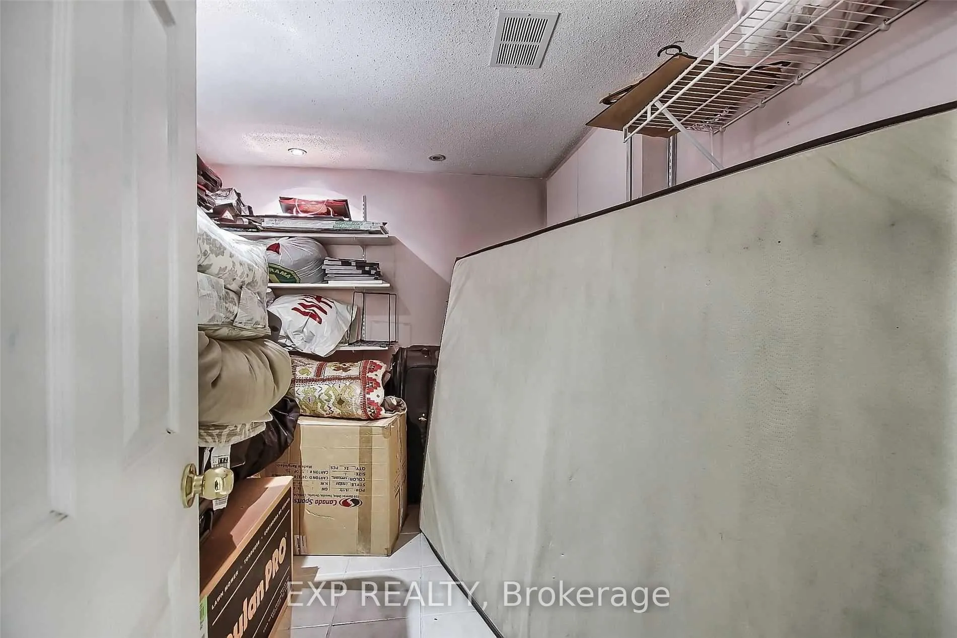 Photo 30 of Unit # UPPER, 35H View Green Crescent, Etobicoke, West Humber-Clairville — HOMEH