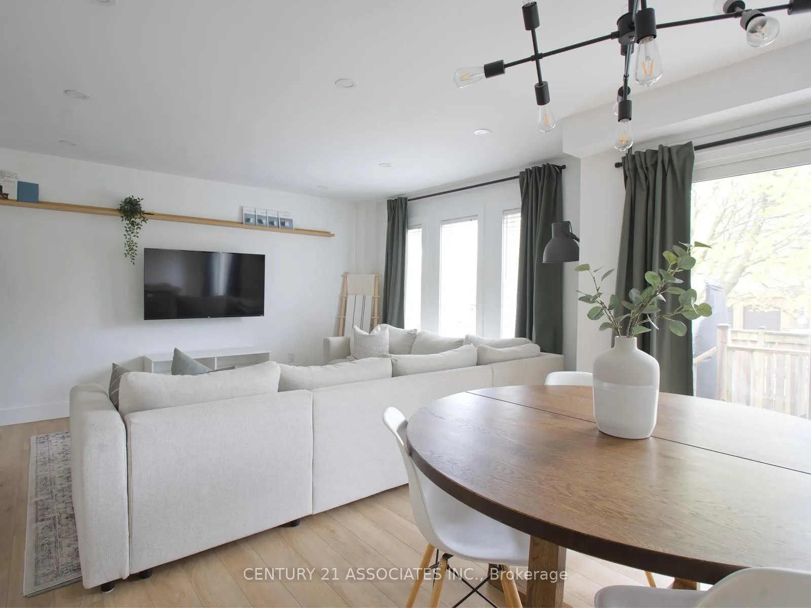 Photo 8 of 77 Thornlodge Drive, Hamilton, Waterdown — HOMEH
