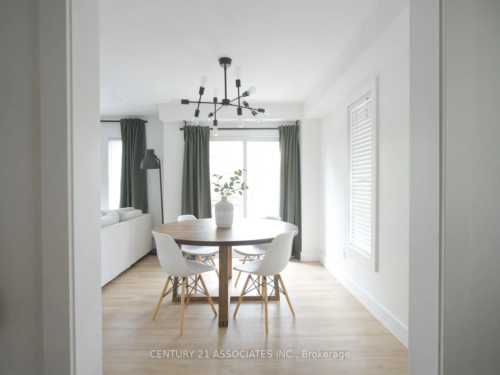 Photo 9 of 77 Thornlodge Drive, Hamilton, Waterdown — HOMEH