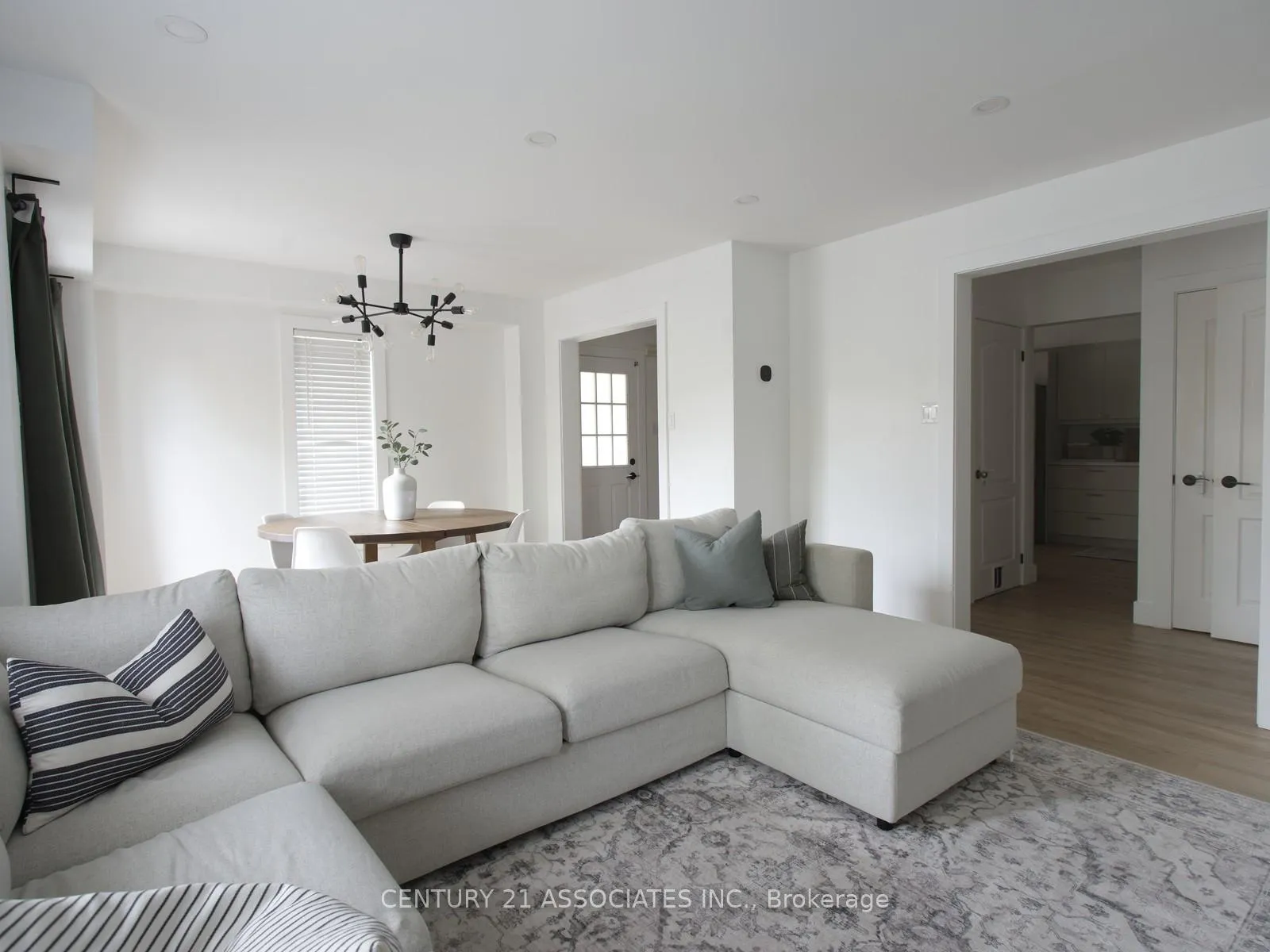 Photo 13 of 77 Thornlodge Drive, Hamilton, Waterdown — HOMEH