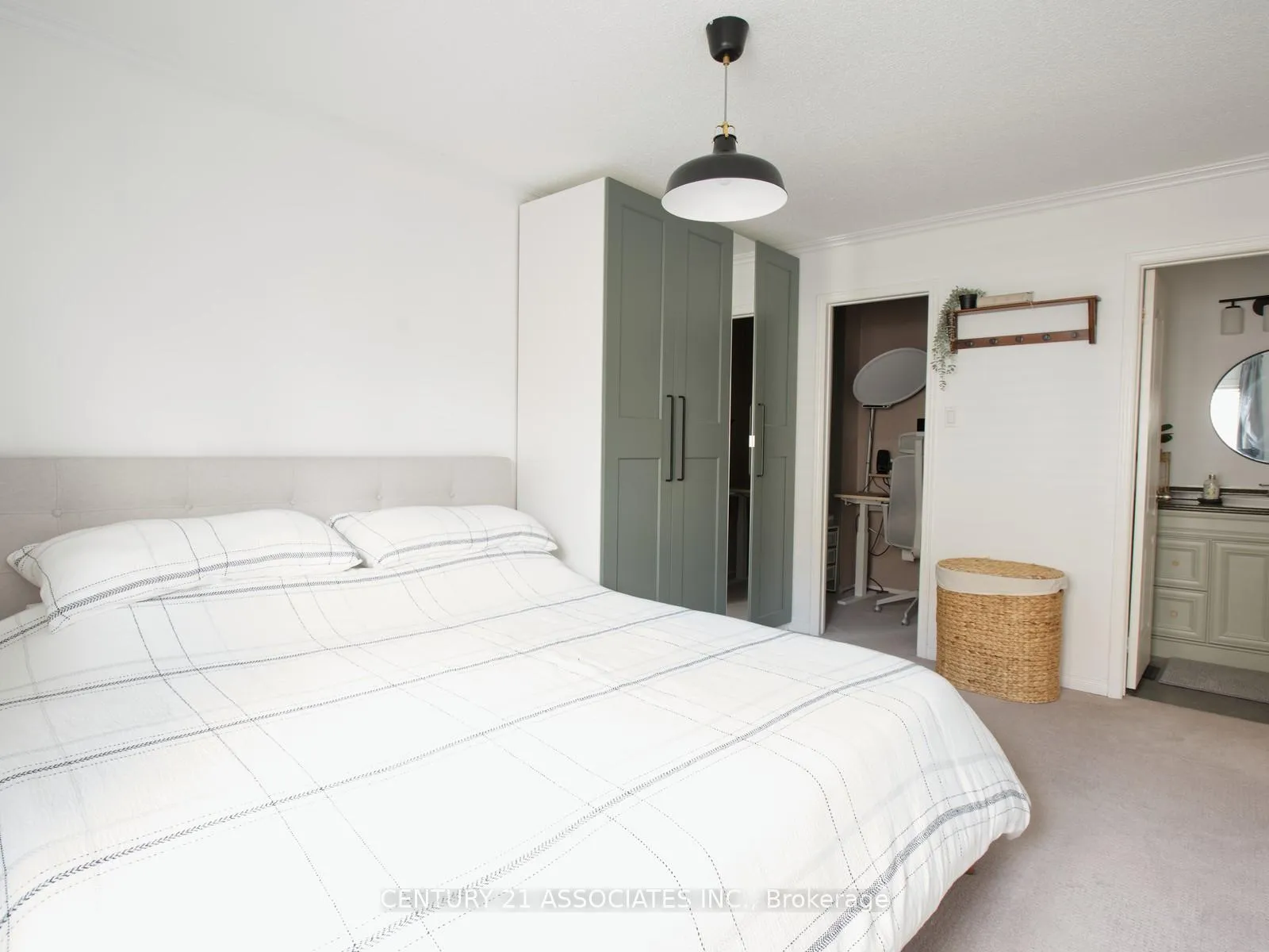 Photo 23 of 77 Thornlodge Drive, Hamilton, Waterdown — HOMEH