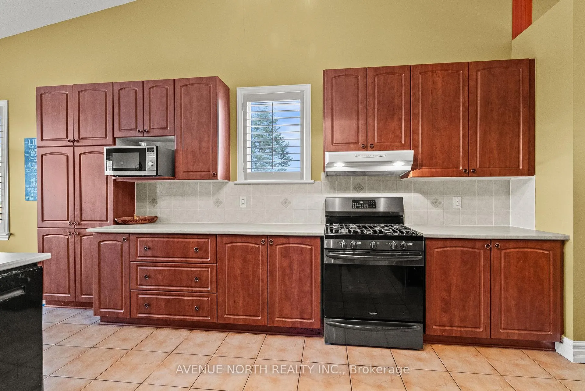 Photo 9 of 68 Maple Stand Way, Ottawa, Barrhaven East — HOMEH