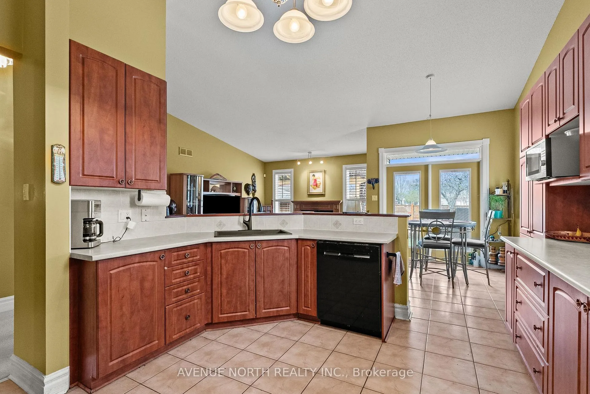 Photo 10 of 68 Maple Stand Way, Ottawa, Barrhaven East — HOMEH